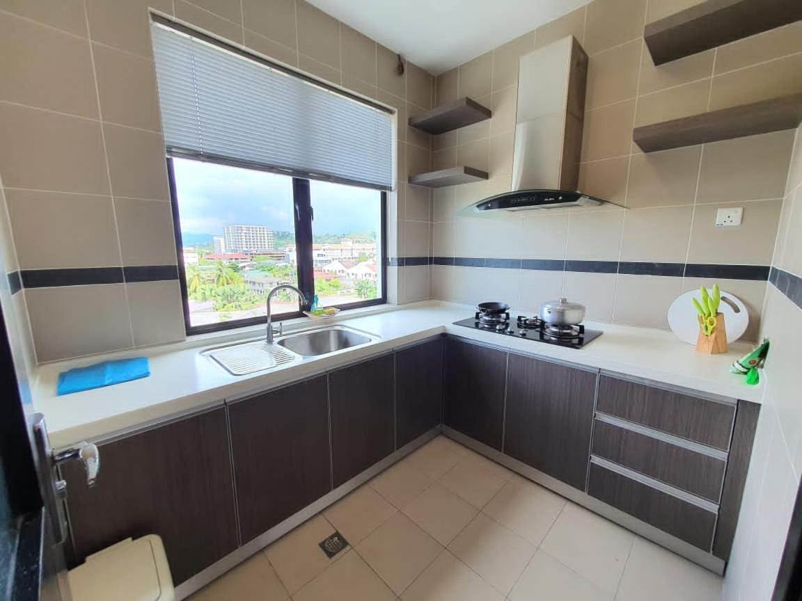 Aa Residen Luxury Condo Homestay 18Mins Walk Tanjung Aru Beach & Golf Course, Not Beach Side Resort Kota Kinabalu Esterno foto