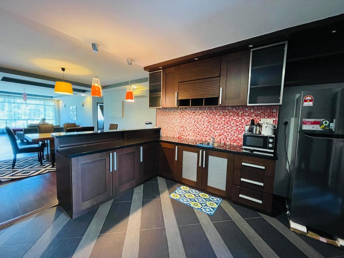 Aa Residen Luxury Condo Homestay 18Mins Walk Tanjung Aru Beach & Golf Course, Not Beach Side Resort Kota Kinabalu Esterno foto
