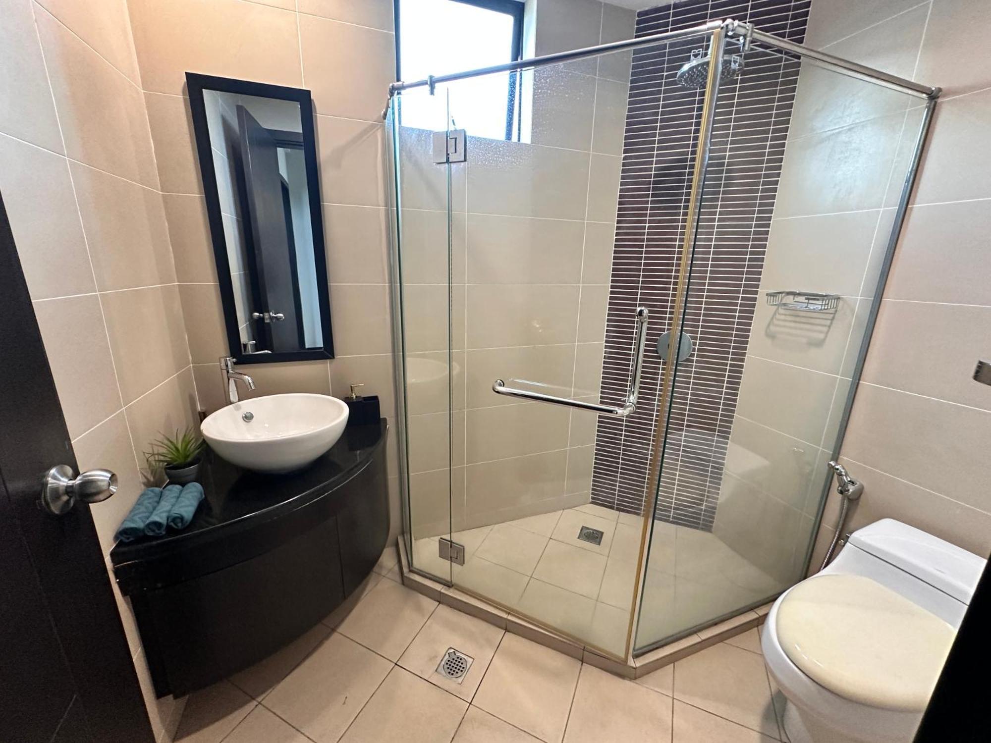 Aa Residen Luxury Condo Homestay 18Mins Walk Tanjung Aru Beach & Golf Course, Not Beach Side Resort Kota Kinabalu Esterno foto