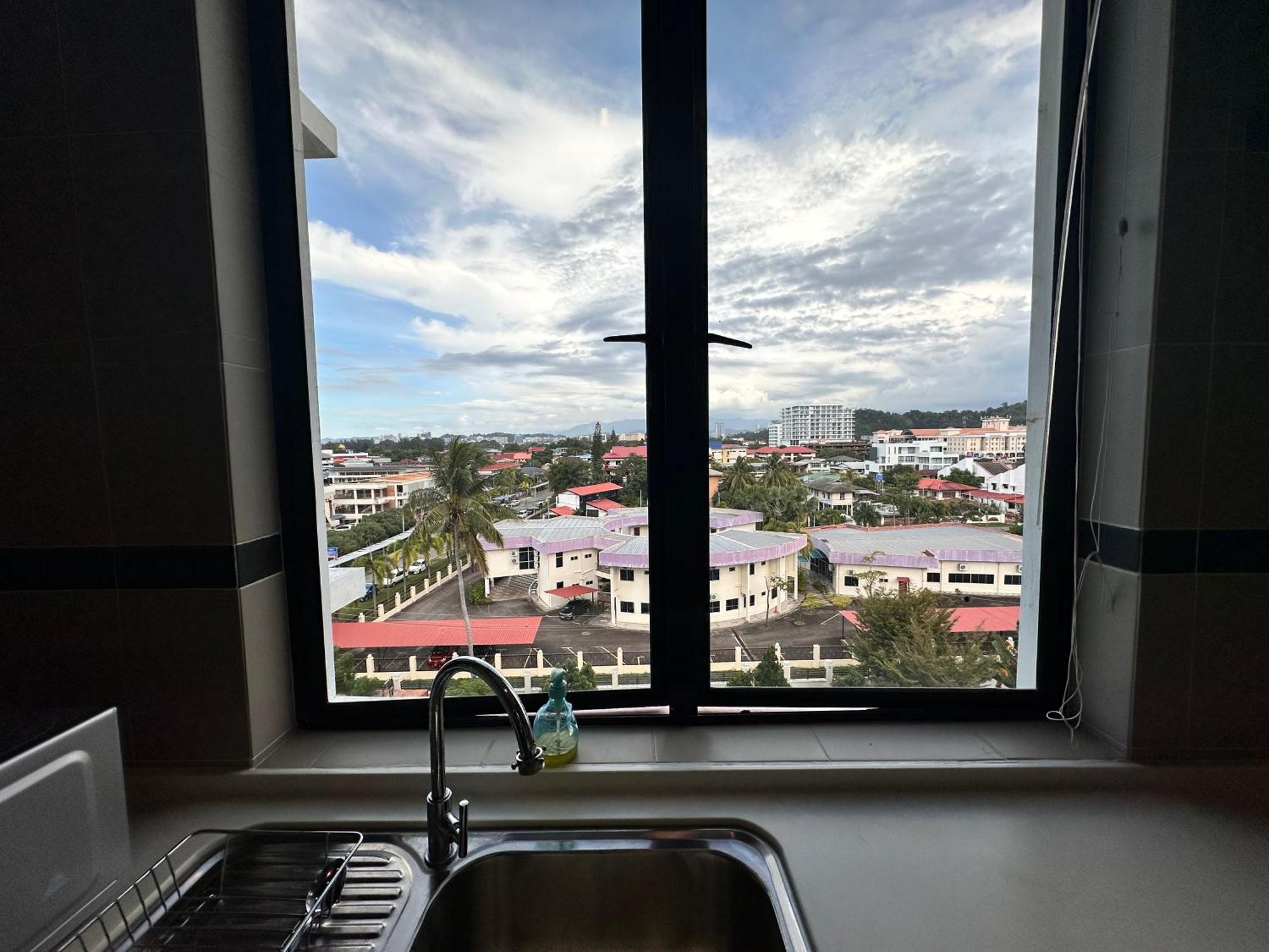 Aa Residen Luxury Condo Homestay 18Mins Walk Tanjung Aru Beach & Golf Course, Not Beach Side Resort Kota Kinabalu Esterno foto